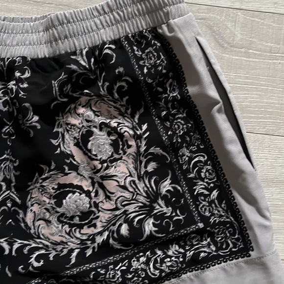 BCBG printed shorts - Picture 4 of 6